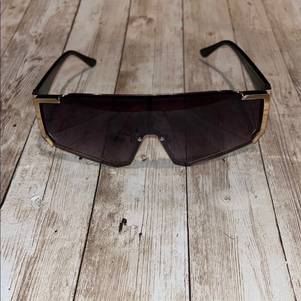 KHAN LH-M7827 shield Black and Gold bold Sunglasses